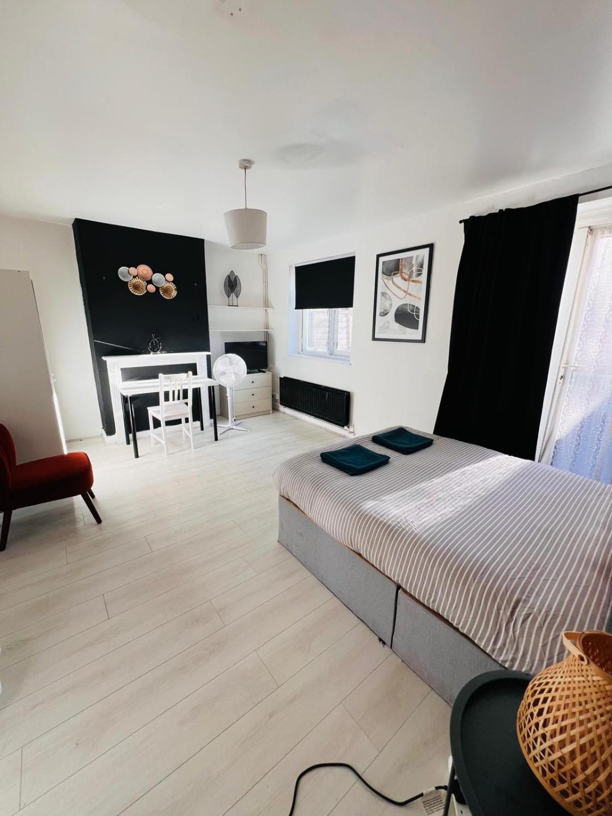 London E2 Rooms Exterior photo