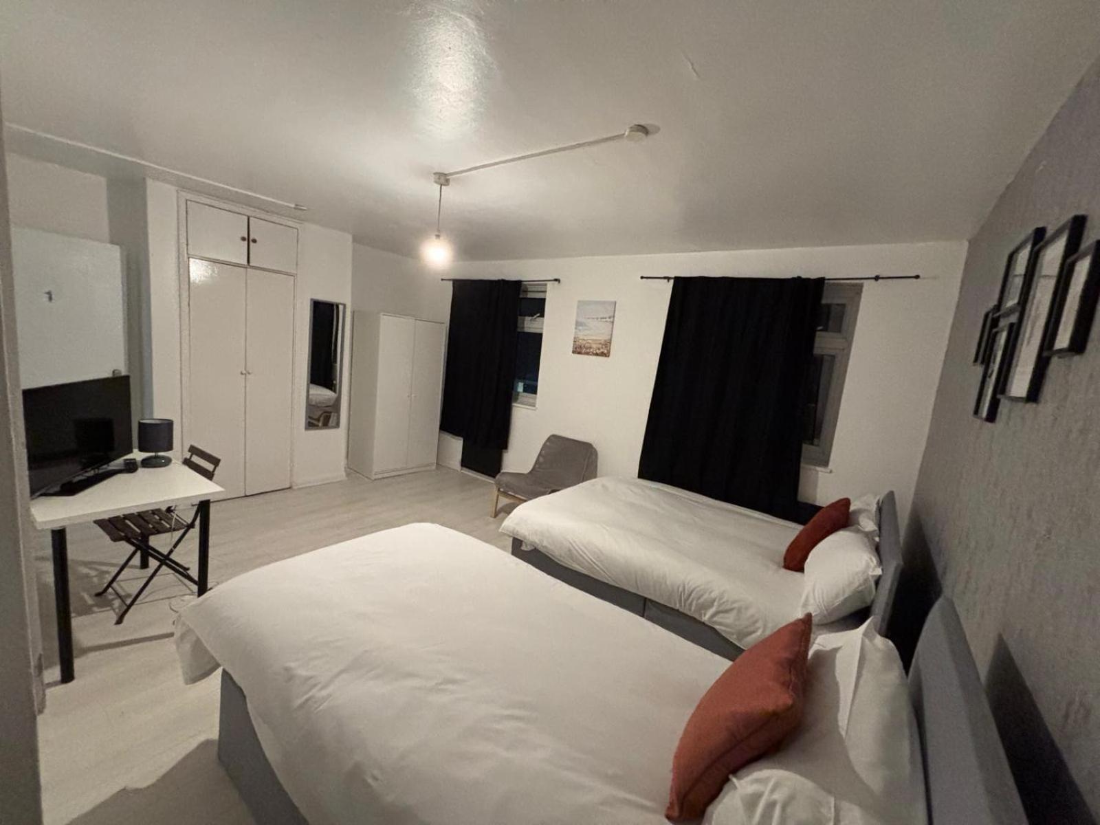 London E2 Rooms Exterior photo