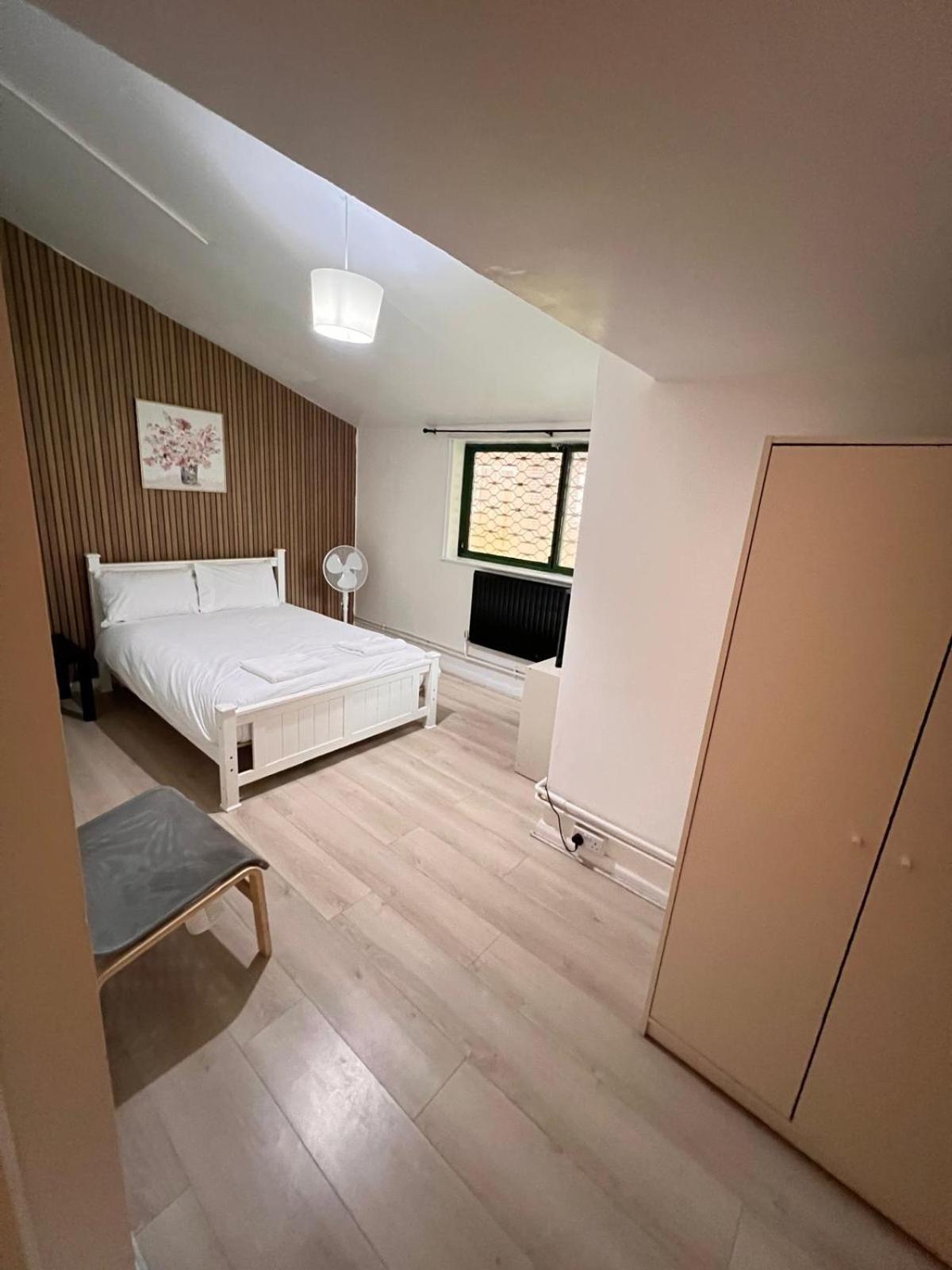 London E2 Rooms Exterior photo
